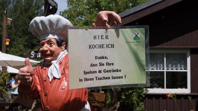 Download Hoeflichkeit is a zier Desktop Wallpaper
